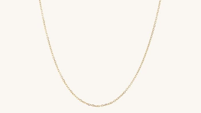 One of The Best Jewelry Gifts for the 2023 Holiday Season Necklace Edition, the Mejuri Chain Necklace available now at Mejuri